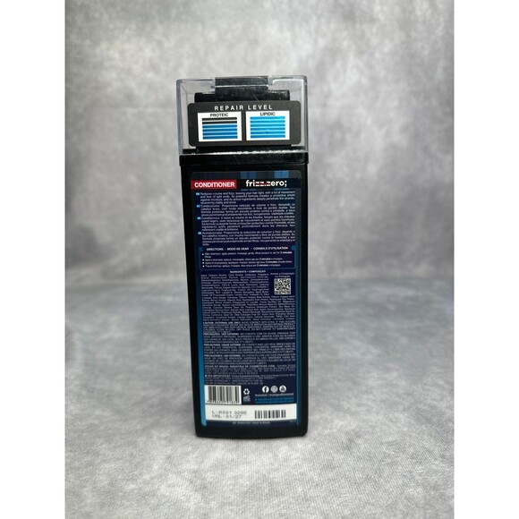 TRUSS Frizz zero conditioner retail 40$ - Picture 3 of 4